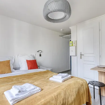 Appartamento Branded New Cozy In The Heart Of 17