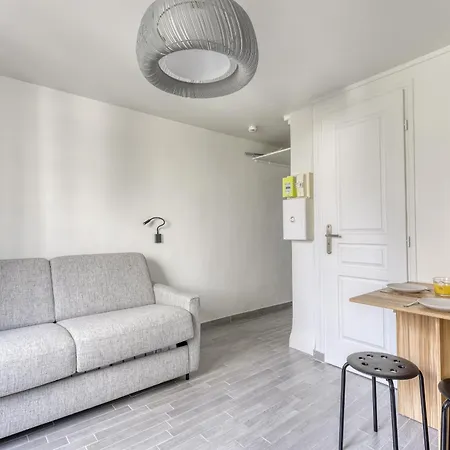 Branded New Cozy In The Heart Of 17 * Parigi