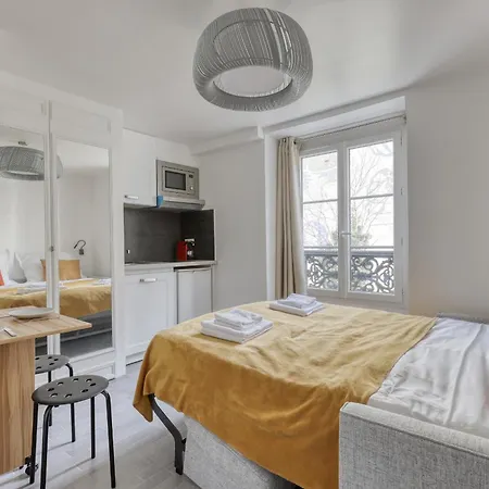 Appartamento Branded New Cozy In The Heart Of 17 Parigi